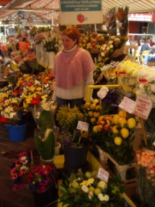 Weltberhmt ist der Blumenmarkt in Nizza